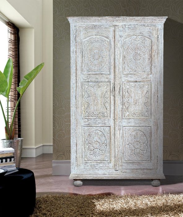 Armario Madera maciza beige tallado 2 puertas