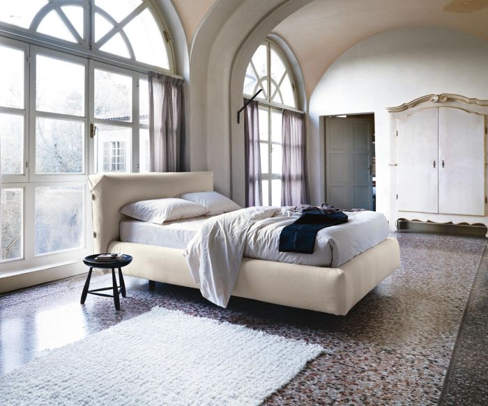 Cama Tapizada Allan 