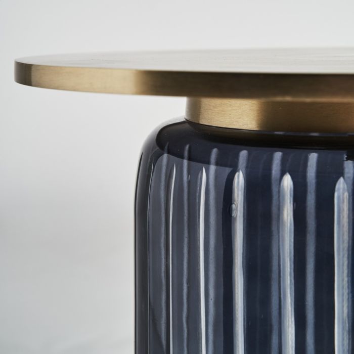 Mesa Auxiliar Cristal Negro Hierro Dorado, 46 Cm