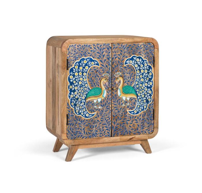 Mesita de noche o mueble auxiliar étnico en madera de mango natural con pavos reales multicolor.