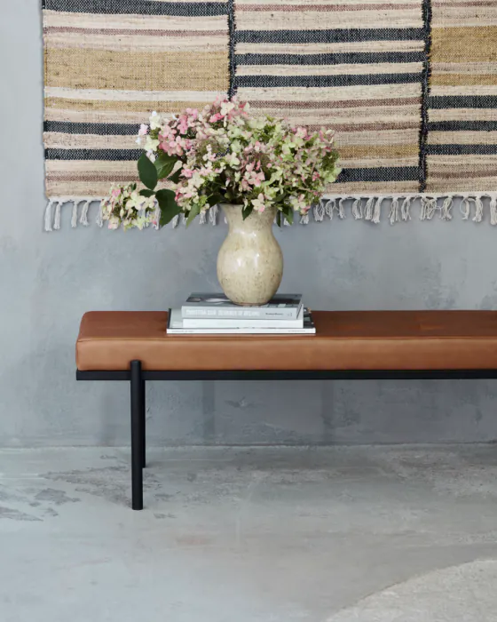 Banco Tejido Símil Piel Cognac Patas Acero Negro, 160 Cm