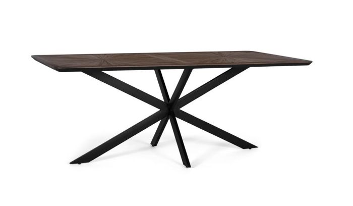 Mesa de comedor estilo industrial en madera de teca reciclada marrón oscuro y hierro negro.