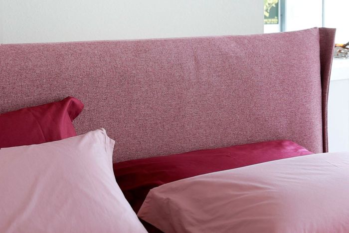 Cama Tapizada Rosa Japonés