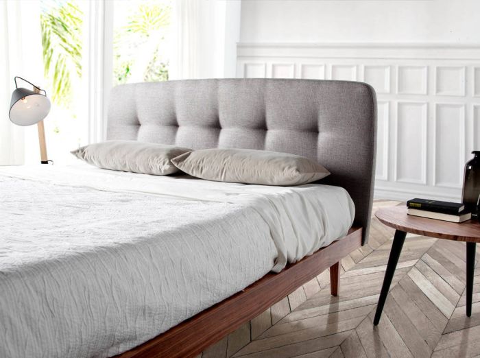 Cama de diseño Italiano Tapizado