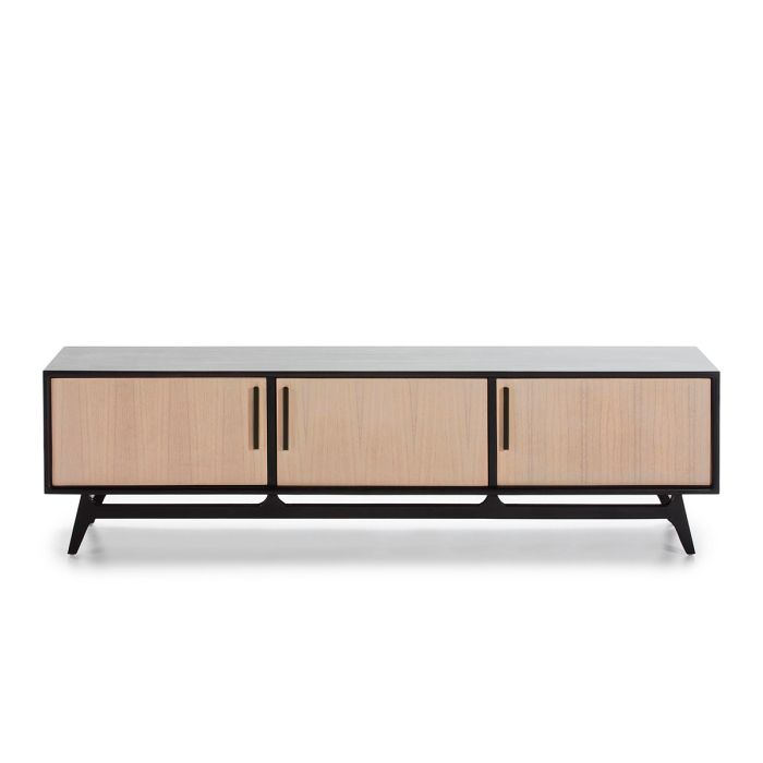 Mueble de TV en madera natural con pátina gris y negra con tiradores de metal negro.