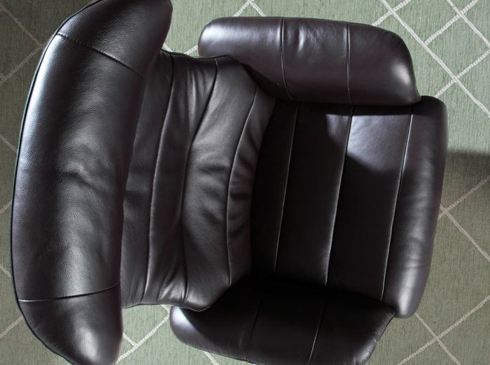 Sillón Giratorio Relax Cuero Negro Madera Chapada Nogal Acero, 79 Cm