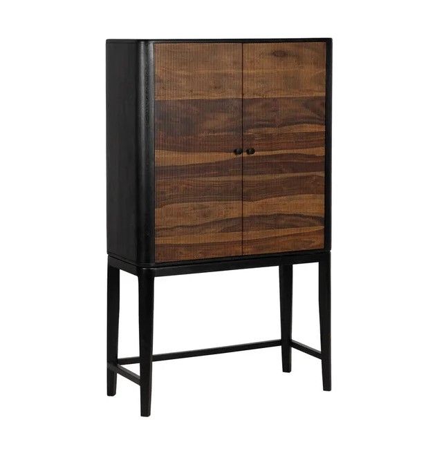 Armario nórdico en madera de mango marrón y negro.