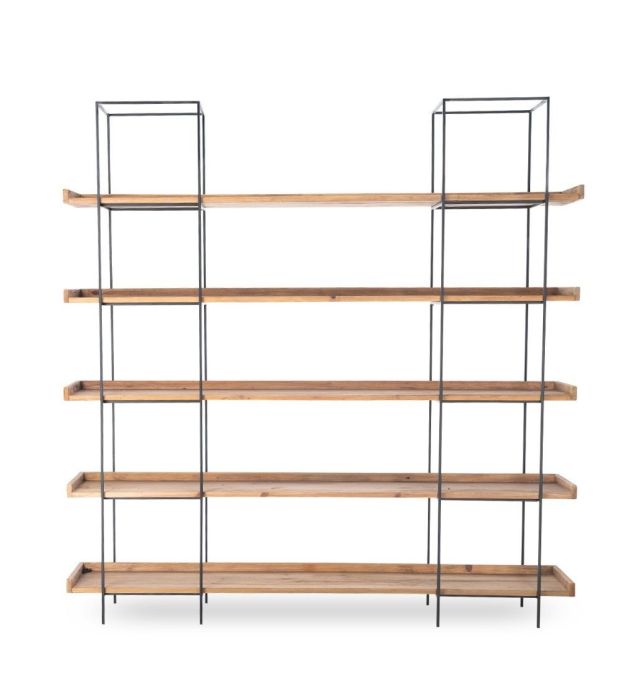 Estantería estilo industrial en madera natural y estructura de metal negro.