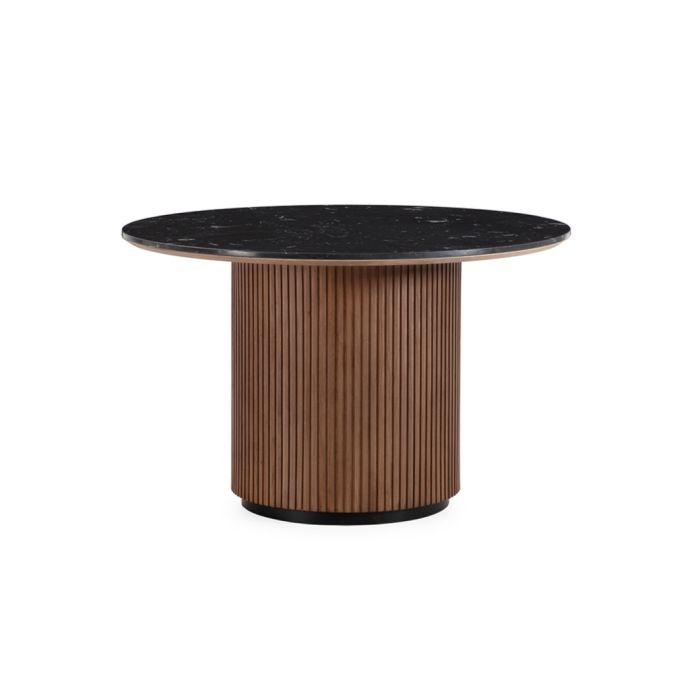 Mesa de comedor de diseño moderno con sobre de mármol negro marquina y una base de madera nogal y metal negro.