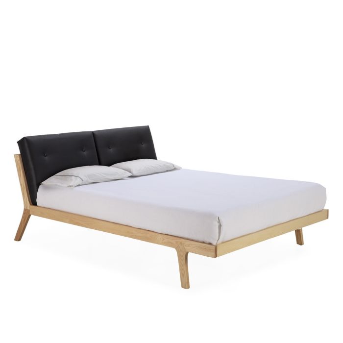 Cama Moderna en Madera Natural y P.Piel Negra.