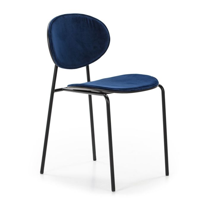 Silla Apilable contemporánea hecha de Terciopelo azul y con estructura de Metal negro.
