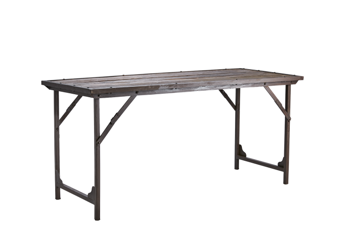 Mesa de comedor industrial en madera reciclada marrón con herrajes y hierro.