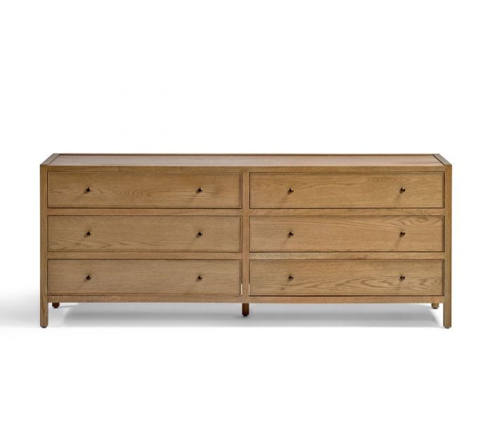 Cómoda de 6 cajones nórdica en madera de roble natural patinado gris y tiradores de metal.