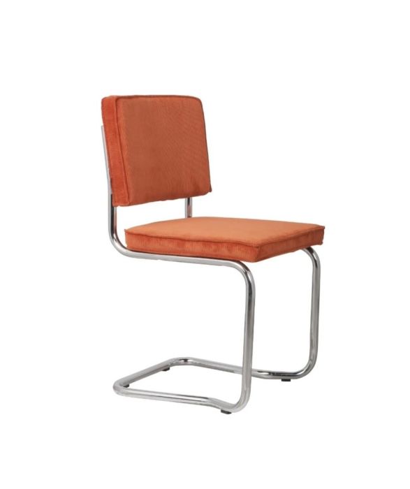Silla moderna tapizada en tejido nylon naranja y estructura de cromo plateado.