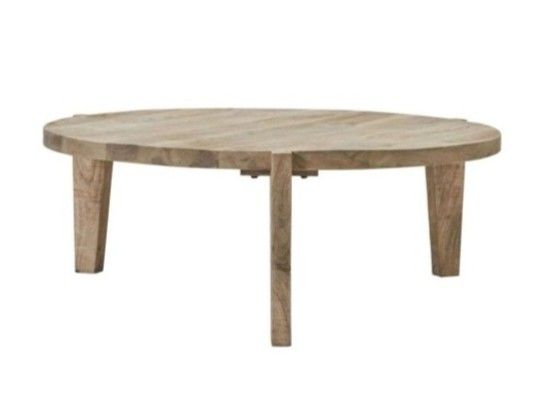 Mesa de centro nórdica en madera de mango natural.