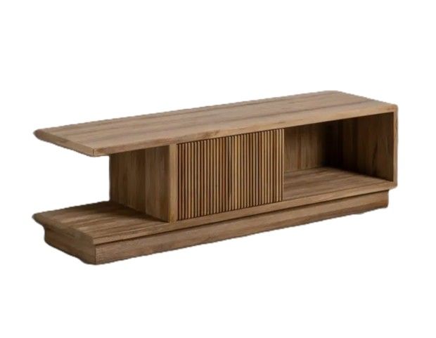 Mueble de TV nórdico en madera de teca natural con listones verticales.