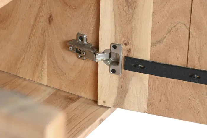 Aparador Madera Tallada natural Hierro 3 Puertas, 145 Cm
