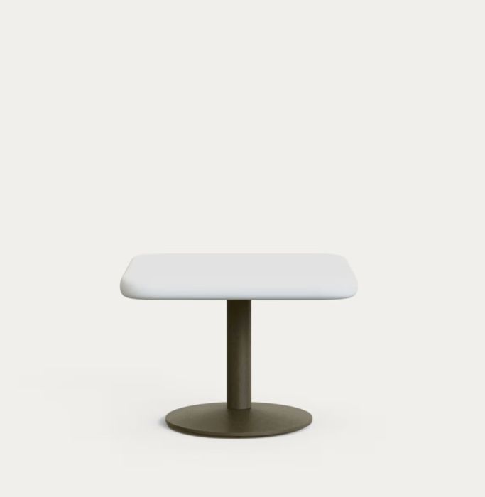 Mesa auxiliar en cemento blanco y pie de acero verde 70 cm