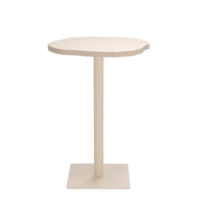 Mesa de comedor de stoneskin y metal color topo.