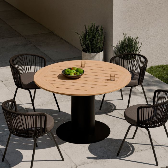 Mesa de comedor exterior nórdica en polimadera natural y acero galvanizado negro.