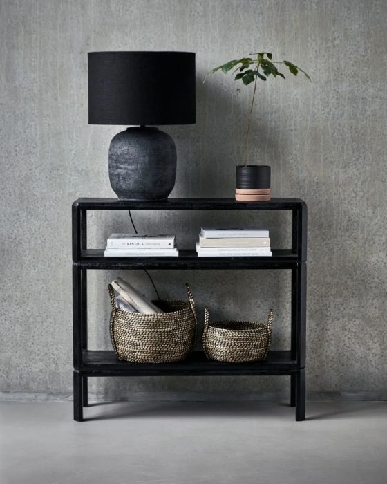 Mesa consola en madera de mango negro.