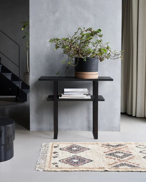 Mesa consola en madera de mango y hierro negro.