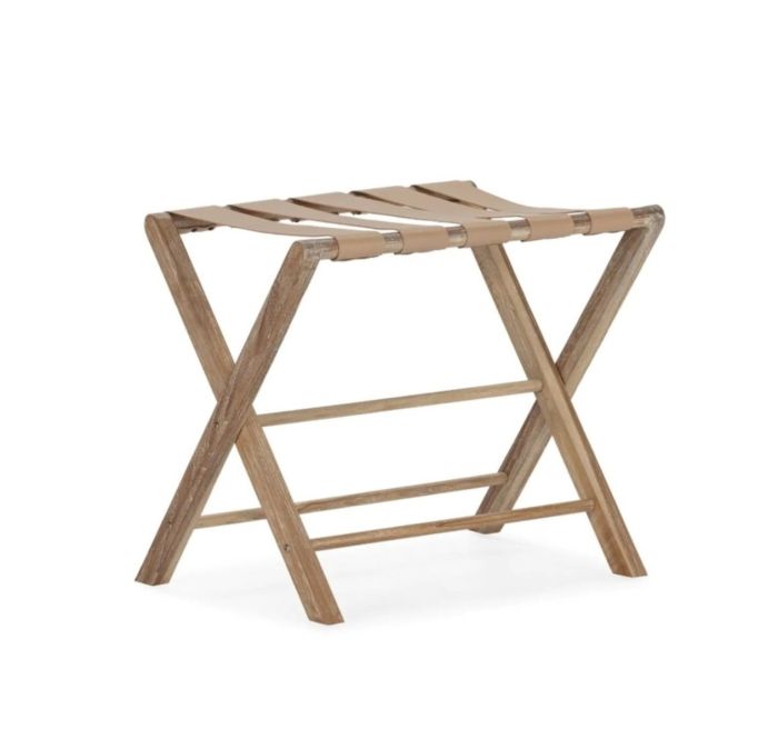 Portamaletas moderno en madera de teca natural blanco lavado y cuero crema.