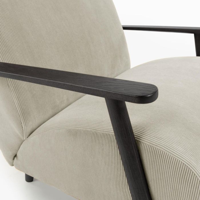 Sillón Nórdico Pana Natural Beige Reposabrazos Madera Tono Wengue