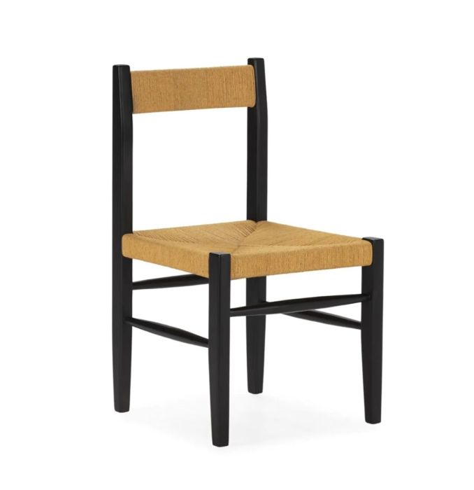 Silla en madera negra y fibra de hoja de banana natural.