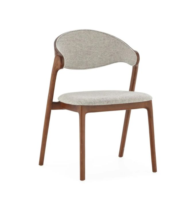 Silla en madera marrón tapizada en tejido gris.