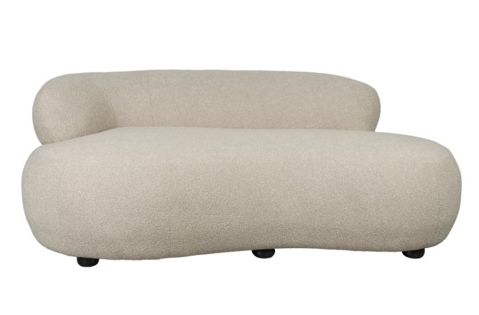 Sofá moderno 3 plazas en DM tapizado en tejido beige tacto suave.
