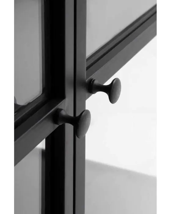 Vitrina Alta Puertas Cristal Estructura Hierro Negro