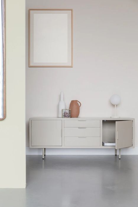 Aparador Bajo Acabado Beige Hierro, 140 Cm