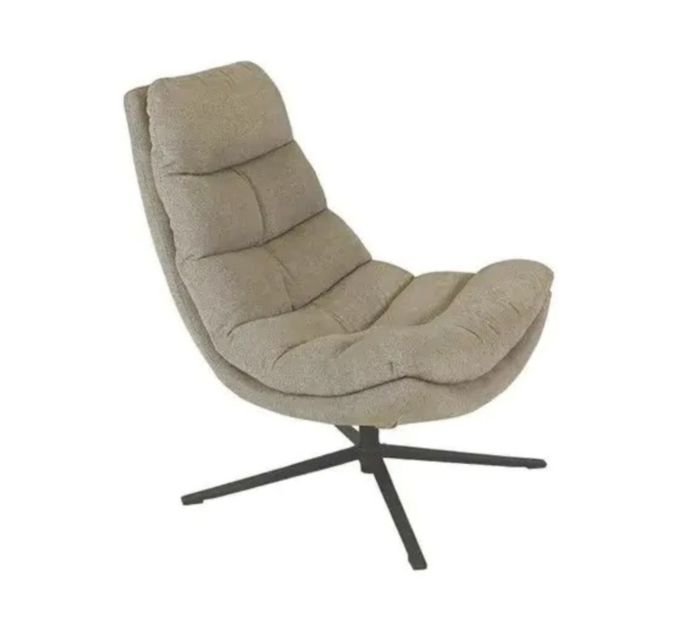 El sillón giratorio es de color gris.