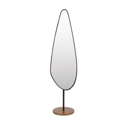 Espejo moderno con marco de hierro negro y base de madera natural.