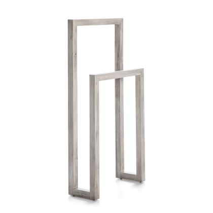 Toallero nórdico en madera gris velado.