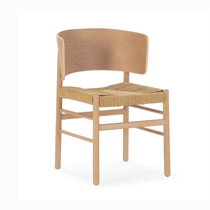 Silla Estilo rústico en madera de haya y cuerda natural.