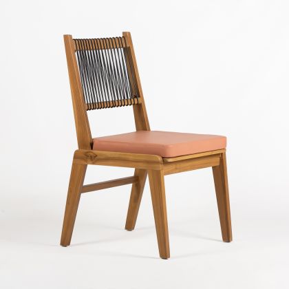 Silla Tropical en Madera de Teca natural, Cuero negro y Tela melocotón.