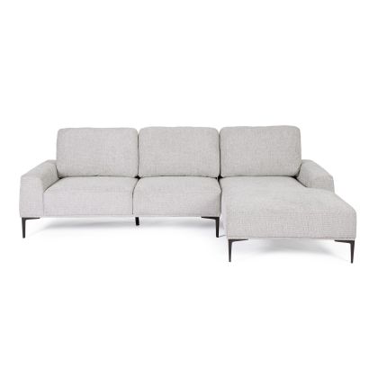 Sofá moderno en madera tapizada en tela gris con patas de acero en negro.
