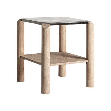 Mesa auxiliar contemporánea en madera de mango marrón claro con sobre de vidrio.