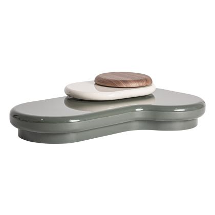 Mesa de centro de diseño moderno en madera verde, blanco roto y chapa de nogal marrón.