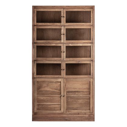 Vitrina en madera recuperada marrón con puertas de cristal.