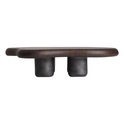 Mesa de centro en chapa de roble marrón y fibra de vidrio negro.