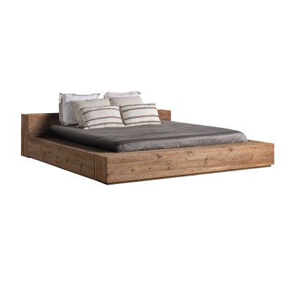 Cama en madera de pino reciclada marrón. Cama en madera de pino reciclada marrón.