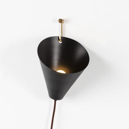 Black Metal Wall Lamp 18x17x19