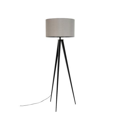 Lámpara de pie de diseño moderno trípode en metal negro con pantalla de textil gris.