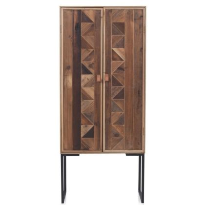 Armario Estilo Industrial de madera reciclada contrachapada natural y base metálica negra.