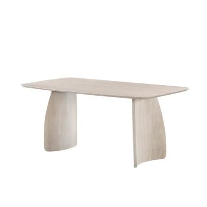 La Mesa de Comedor con su diseño rectangular de 180 cm,