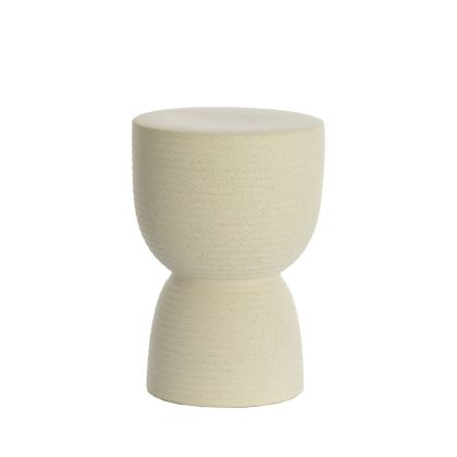 Mesa auxiliar contemporánea en cerámica tono crema mate.
