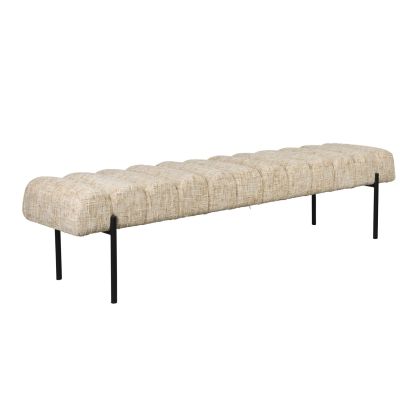 Banco asiento nórdico en estructura de hierro negro tapizado en tono beige.